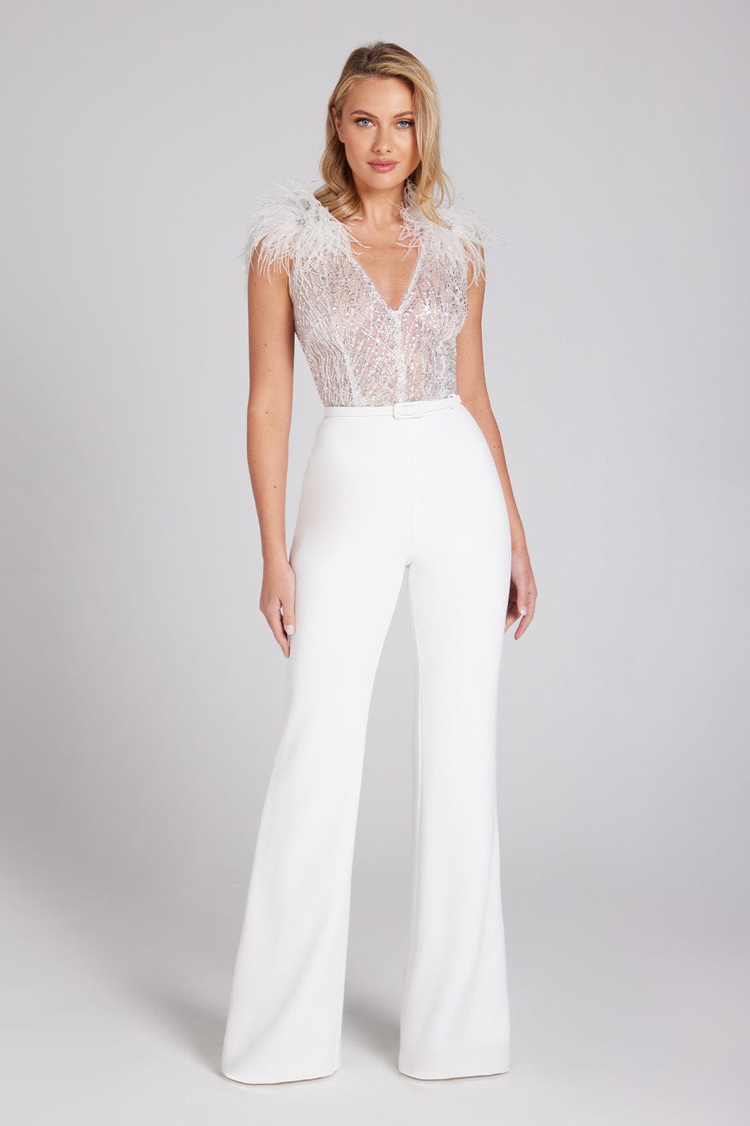 NWT DARIYA MODERN JUMPSUIT (OFF shops WHITE)